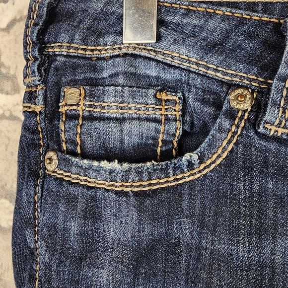 Silver Jeans Aiko Capri Dark Wash Distressed Factory Fade Size 29 - Picture 7 of 15